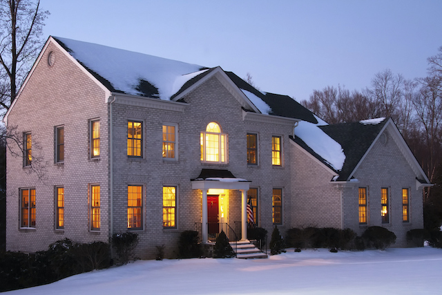 Pros and Cons of Custom Home Building in the Winter